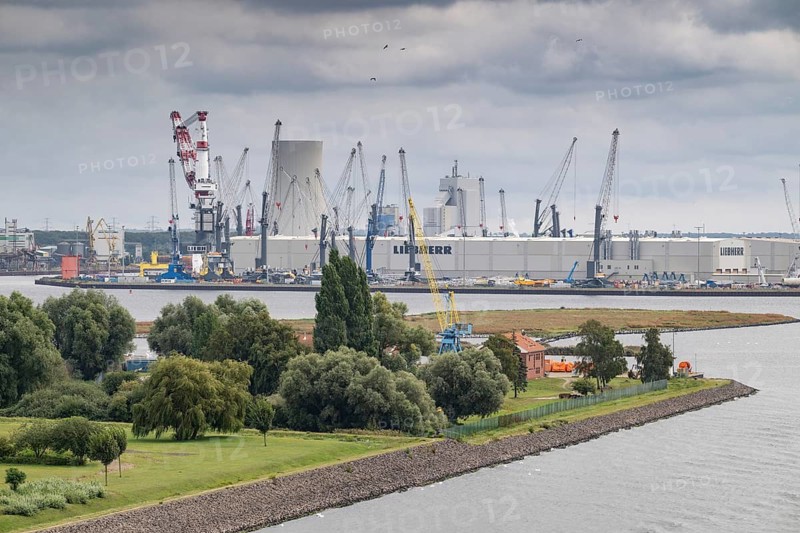 Betriebsgelände Liebherr-Rostock GmbH, industrial port with cranes and buildings, overseas port, Rostock, Mecklenburg-Western Pomerania, Germany