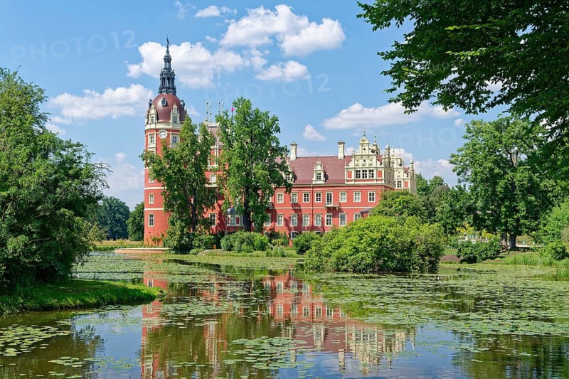 The New Castle in Pückler Park. Fürst-Pückler-Park Bad Muskau, Polish Park Muzakowski, is a landscape park in Upper Lusatia and part of the UNESCO World Heritage Site. Bad Muskau, Upper Lusatia, Saxony, Germany