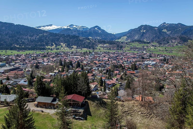 View from Cafe Breitenberg to Oberstdorf, behind mountains of the Allgäu Alps with Hoher Ifen, Oberallgäu, Allgäu, Bavaria, Germany