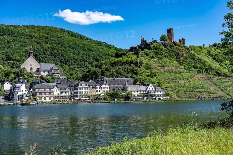 The town of Beilstein, on the Moselle, ruins of Metternich Castle, Verbandsgemeinde Cochem, in the district of Cochem-Zell, Rhineland-Palatinate, Germany