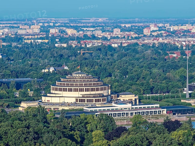 Aerial view of Centennial Hall, Hala Stulecia, UNESCO World Heritage Site. Together with the iglica set up in front of the main entrance, an approximately 100 m high pin, the hall is one of the landmarks of the city of Wroclaw. Lower Silesia, Poland