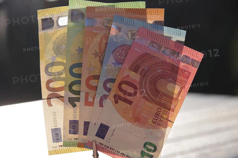 Banknote, euro, currency, 200, 100, 50, 20, 10, wealth, liquid, Germany, The colorful euro notes are illuminated by sunlight