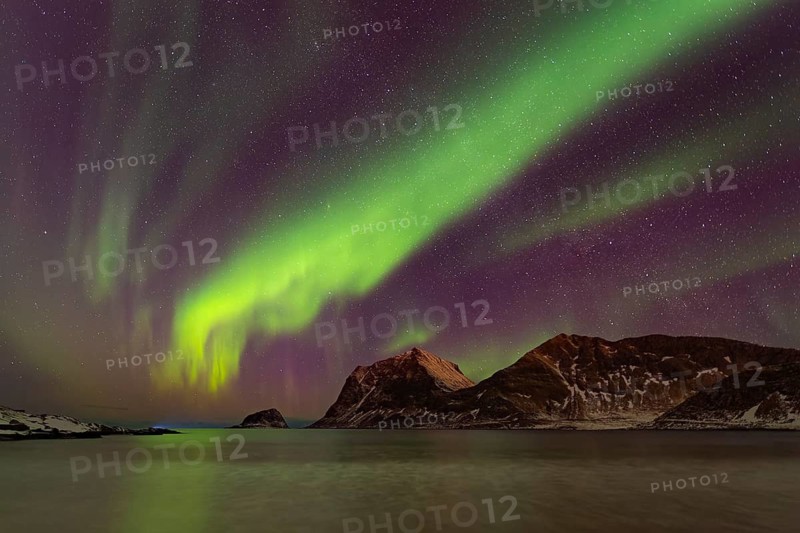 Aurora over the mountains and sea of Lofoten, Northern Lights, Northern Lights, Landscape, Leknes, Nordland/Lofoten, Norway