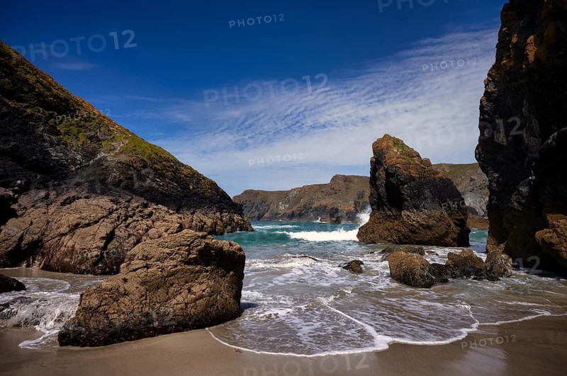 Surf, coastal landscape, coast, rock formations, rocks, sandy beach, beach, sea, Kynance Cove, Mount's Bay, Lizard Peninsula, peninsula, Cornwall, England, Great Britain, Great Britain