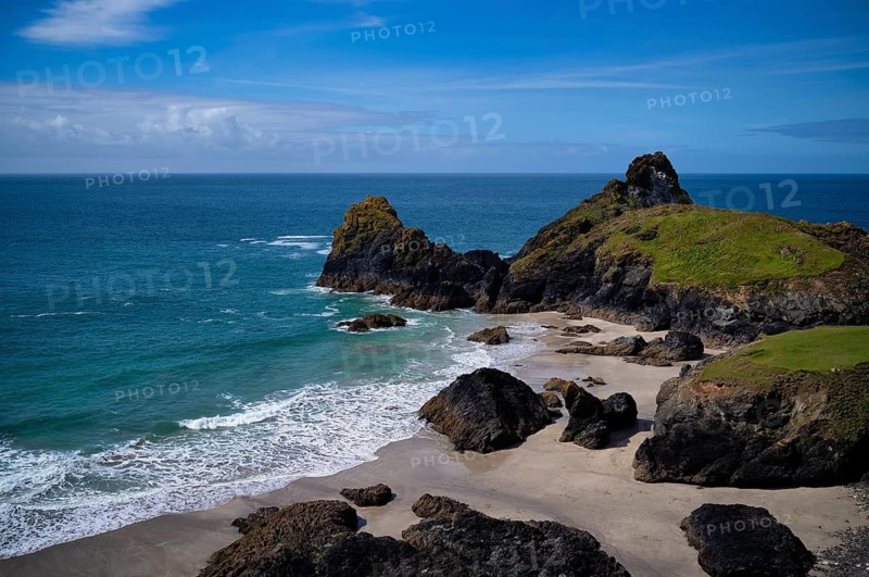 Coastal landscape, coast, rock formations, rocks, sandy beach, beach, sea, Kynance Cove, Mount's Bay, Lizard Peninsula, peninsula, Cornwall, England, Great Britain, Great Britain