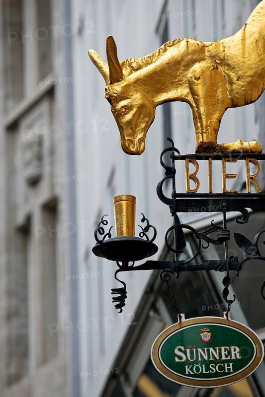 Goldener Bieresel, nose sign for the Traditons Gasthaus Bier-Esel in the Altstadt-Nord district of Cologne, Cologne, North Rhine-Westphalia, Germany