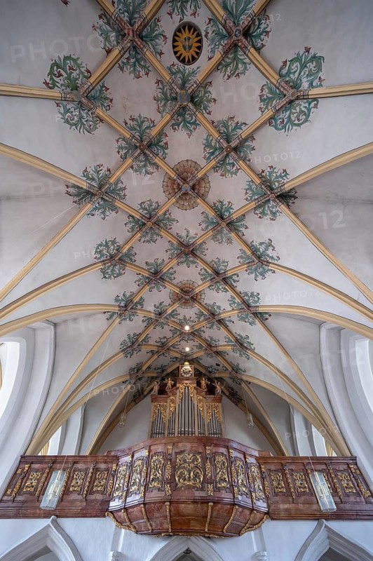 Gothic mesh vault with organ gallery of the Holy Trinity parish church, founded in 1364, Kösslarn, Marktplatz 35, Lower Bavaria, Germany