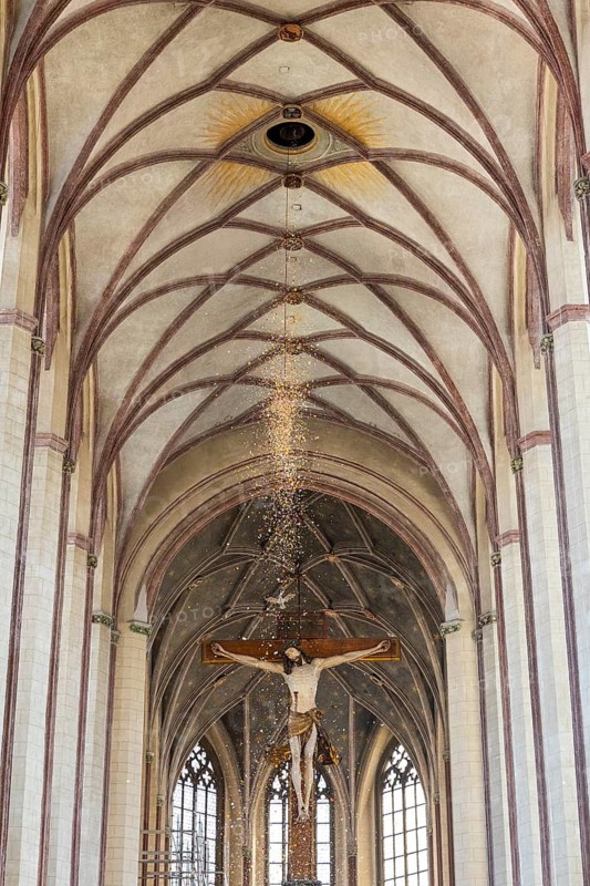 Rose petal rain from the Heiliggeistloch in the Abbey Basilica of St. Martin, Dove, Pentecost, Landshut, Lower Bavaria, Bavaria, Germany