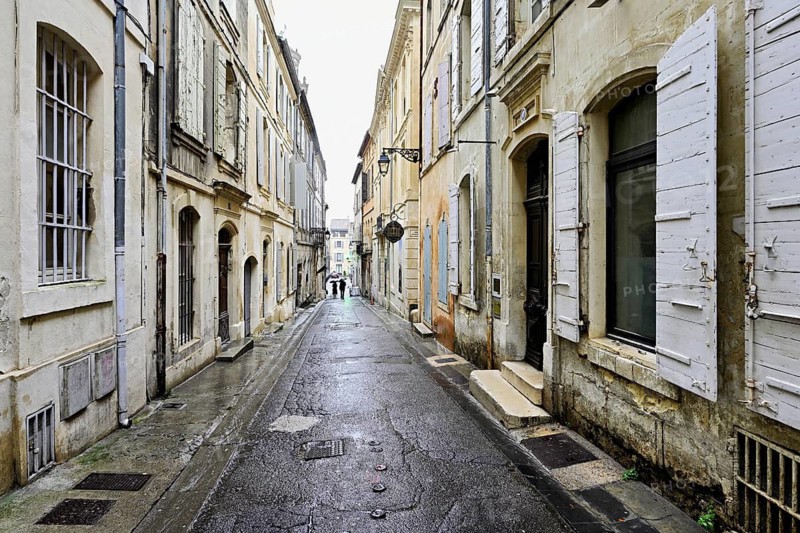 City side alleyway, Arles, Southern France, France