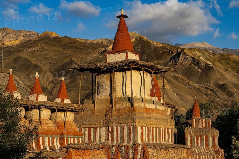 Buddhist stupas, including choirs, tangge, mustang, upper mustang, former kingdom, Himalayas, Nepal