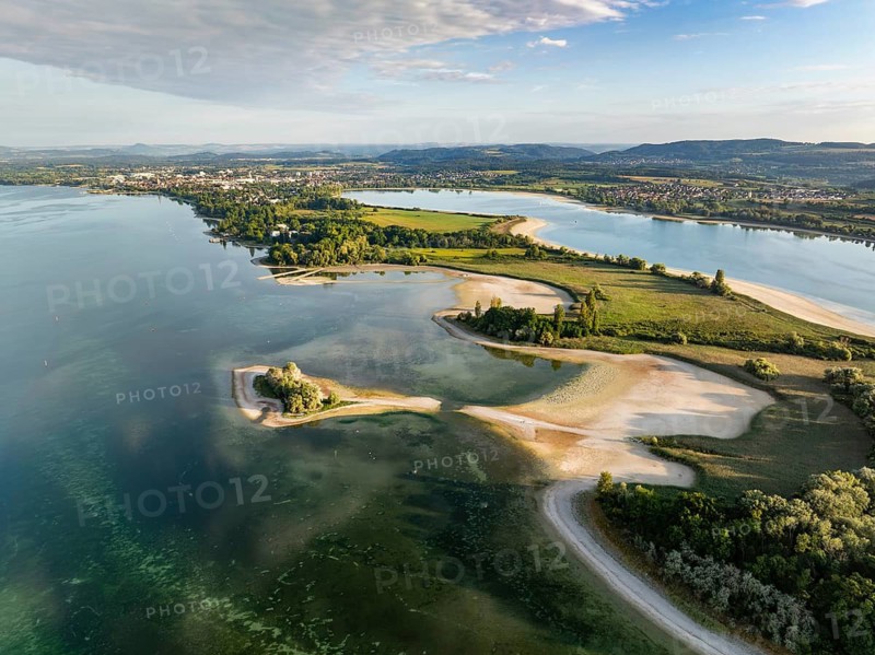 Aerial view of the Mettnau peninsula near Radolfzell on Lake Constance at historic lows, low tide at water level 286 cm, on the horizon the town of Radolfzell and the Hegauberge Mountains, Bodanrück on the right, Konstanz district, Baden-Württemberg, Germany