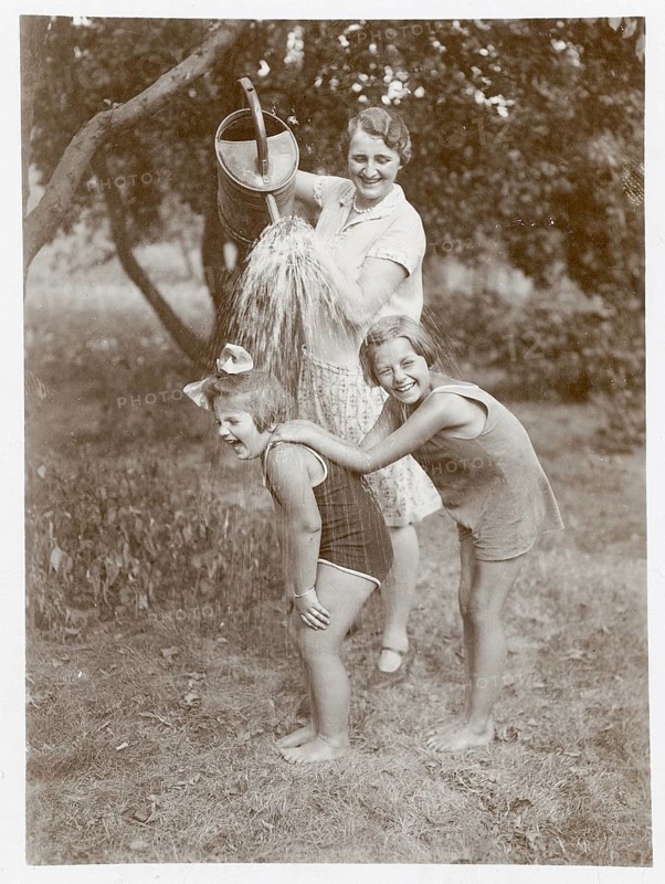 Swimwear, bathing, woman, children, watering can, humor, summer, wet splashes, twenties, snapshot, around 1928