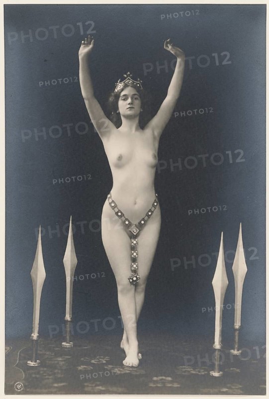 Olga Desmond, 1890-1964, dancer, nude dancer, sword dance, expressive dance, beauty evening, winter garden, Berlin, New Photographic Society, Prussia's Naked Venus, photographed after life, photo Otto Skowranek, 1908
