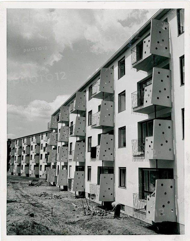 Berlin, post-war period, West Berlin, residential building, series of modern residential buildings with unique balconies under a slightly cloudy sky, 1955