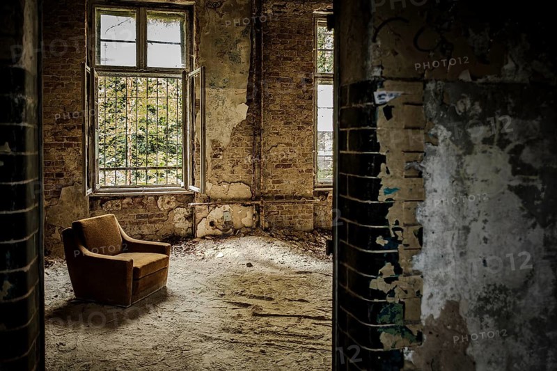 Morbid charm in the so-called armchair room, former lung hospital and lost place Heilstätte Grabowsee, Oranienburg, Brandenburg, Germany