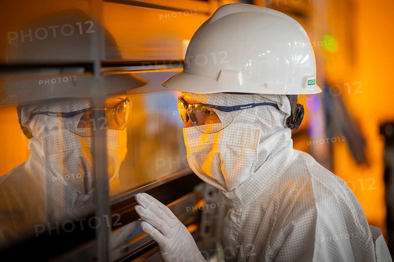 Clean room of Infineon Technologies AG's new Smart Power Fab in Dresden on June 10. The Smart Power Fab will be officially opened on July 2. With an investment volume of five billion euros, the new plant is the largest single investment in Infineon's history and one of the largest investment projects in Germany. Lithography system for 300 mm wafer production in Infineon Technologies AG's new Smart Power Fab in Dresden, Dresden, Saxony, Germany