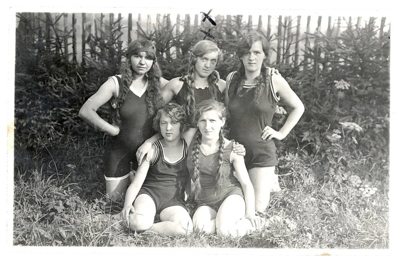 Bathing, swimwear, woman, girls, leisure, fun, summer, five woman in swimwear posing together in a garden, around 1926