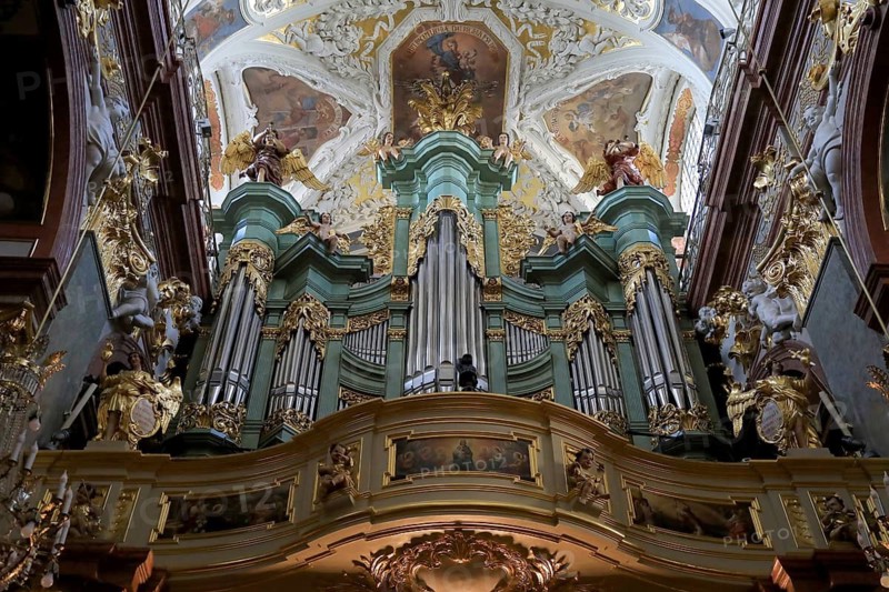 The green and gold organ brochure of the main organ in the Jasna Gora monastery basilica in Czestochowa, Poland