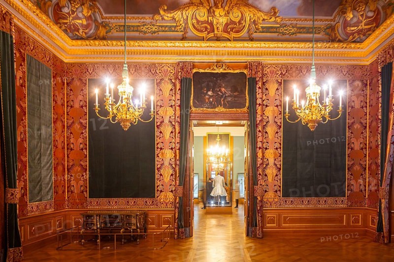 State Halls in Dresden Royal Palace Historic ballrooms on the 2nd floor of the Dresden Royal Palace shone in new splendor after its reconstruction, almost 81 years after its destruction. Paradeschlafzimmer, Dresden, Saxony, Germany