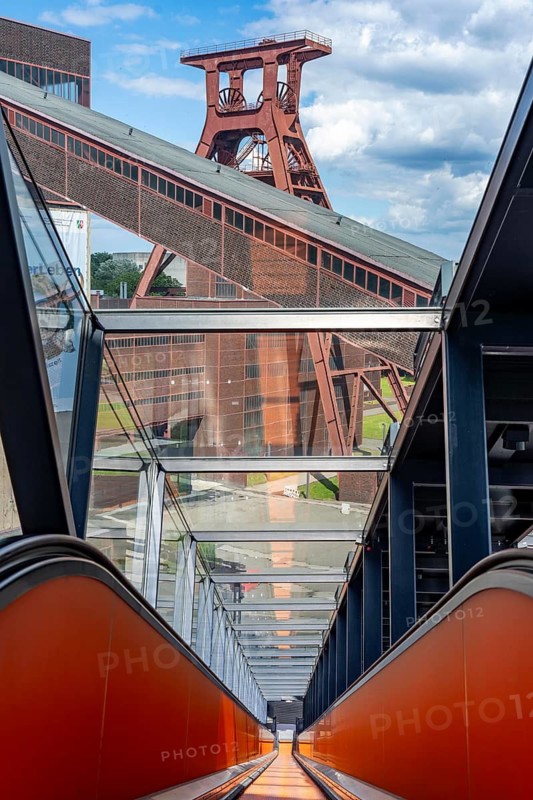 UNESCO World Heritage Zeche Zollverein, Doppelbock Conveyor Shaft XII, escalator to coal washing with the Ruhr Museum, Essen, North Rhine-Westphalia, Germany