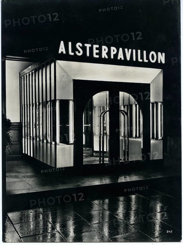 Hamburg, Alster Pavilion, lighting design, Ferdinand Streb, 1953, modern building entrance with neon sign at night, reflected on wet ground