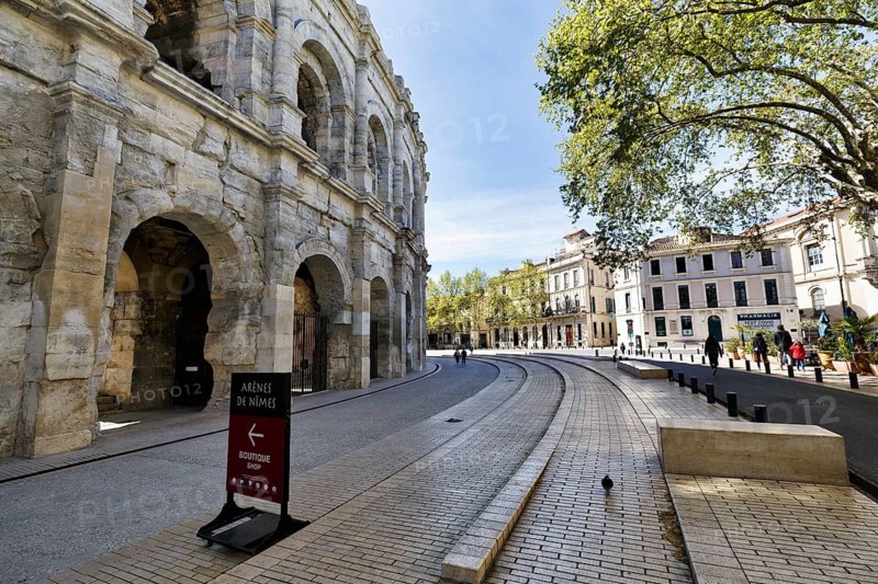 Arena of Nimes, Roman amphitheatre in the city center, important venue, Nîmes, Languedoc-Roussillon, southern France, France