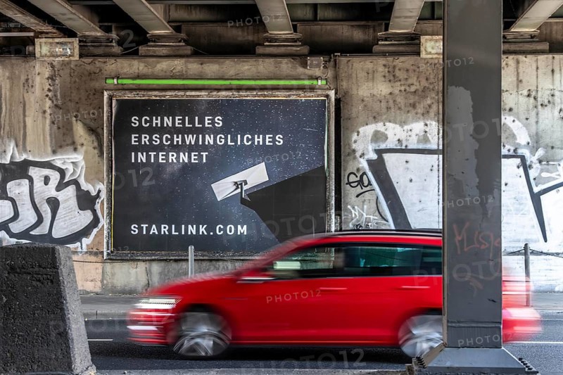 Advertising for fast Internet via Starlink, Internet access via a satellite network, from the US space company SpaceX, with high data speed, in Düsseldorf, North Rhine-Westphalia, Germany