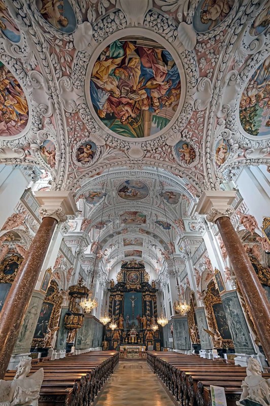 Interior of the parish church of the Assumption of Mary, on the left and right are fasting hangings on canvas painted on both sides in 1777 by Kremser Schmidt, the church is Baroque architecture of the 17th century, Garsten, Upper Austria