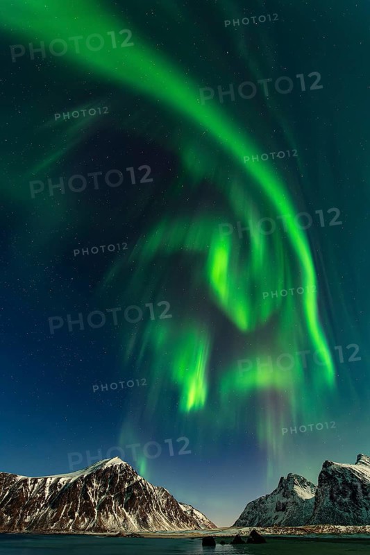 Aurora over the mountains and sea of Lofoten, Northern Lights, Northern Lights, Landscape, Leknes, Nordland/Lofoten, Norway