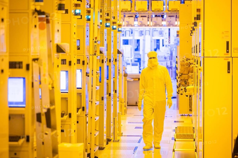 Clean room of Infineon Technologies AG's new Smart Power Fab in Dresden on June 10. The Smart Power Fab will be officially opened on July 2. With an investment volume of five billion euros, the new plant is the largest single investment in Infineon's history and one of the largest investment projects in Germany. 300 mm wafer production at Infineon Technologies AG's Dresden site, Dresden, Saxony, Germany
