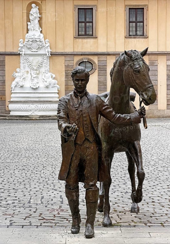Life-size bronze sculpture, equestrian statue of the late reading rider by Valerie Otte in the courtyard of the city palace, Fulda, East Hesse, Hesse, Germany