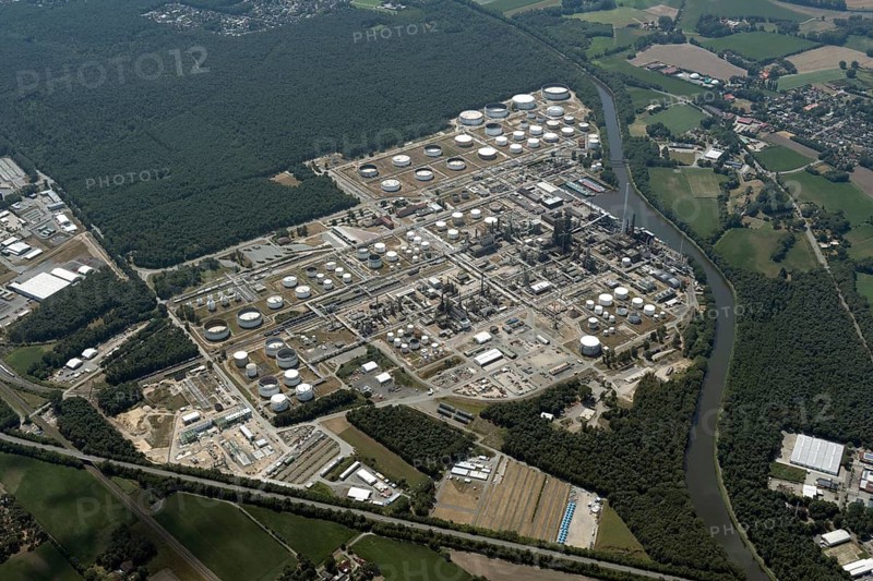 Emsland, landscape, river, Ems, aerial view, supply, fuel, fuel refinery, BP, gas, Lower Saxony, Germany, architecture, building