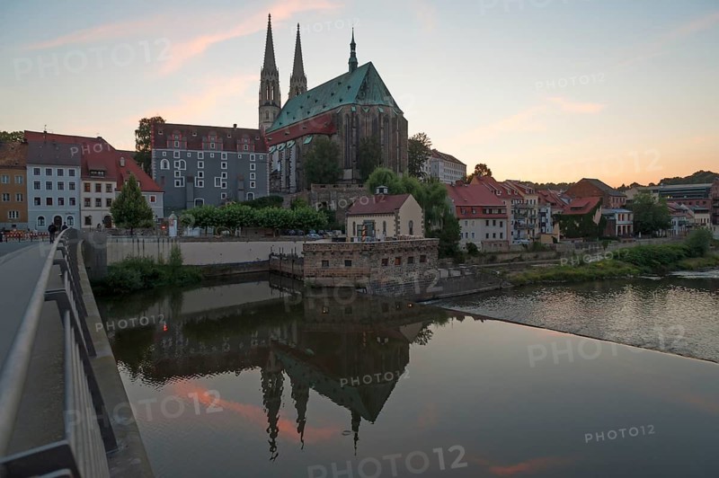 Late Gothic St. Peter's Church, in front the Neisse and the Old Town Bridge in the evening light, Görlitz, Upper Lusatia, Saxony, Germany