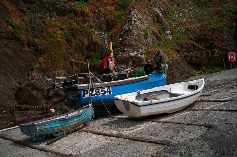 Fishing boats, lifeboats, old lifeboat station from 1914, Lizard Point, Lizard Bay, Polpeor, Cornwall, England, Great Britain, Great Britain