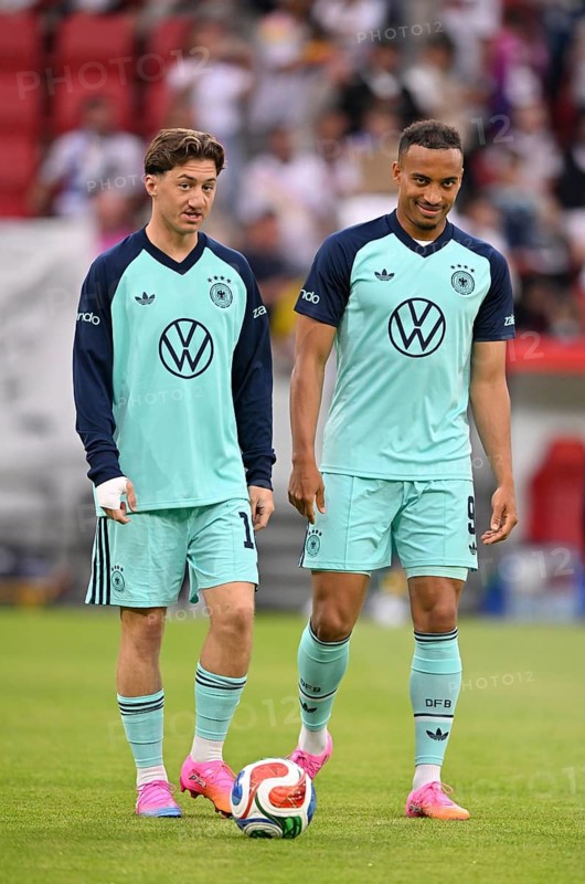 Warm-up training Angelo Stiller GER (16) Jamie Leweling GER (09) International football match, Germany, MEWA Arena Mainz, Rhineland-Palatinate, Germany