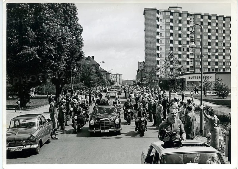 US Vice President, Lyndon B. Johnson, Berlin, West Berlin, visit August 19, 1961, construction of the Berlin Wall, Kreuzberg motorcade