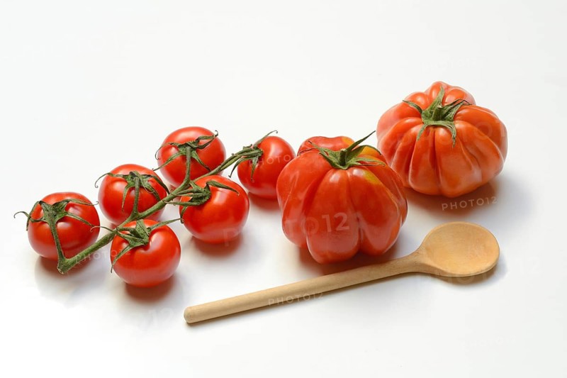 Oxheart tomatoes and vine tomatoes, Solanum lycopersicum