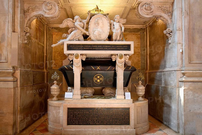Estrela Basilica and Convent of the Most Sacred Heart of Jesus, Queen Maria I of Portugal Tomb, Lisbon, Portugal