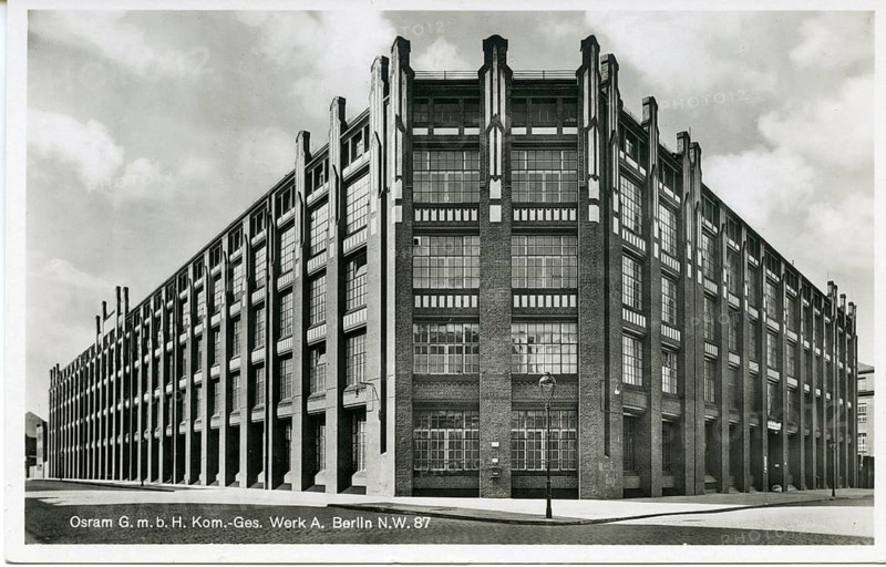 Osram, Fabrik, Berlin, Wedding, Fabrik-Bau, Hermann Enders, architecture, 1904-1910, Large brick factory with modern architectural elements and many windows, 1910