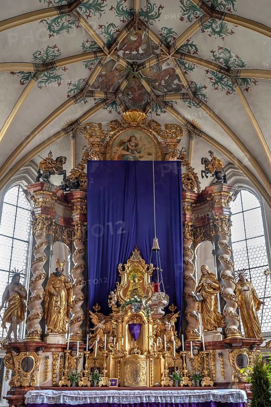High age from 1708 with fasting cloth, parish church of the Holy Trinity, founded in 1364, Kösslarn, Marktplatz 35, Lower Bavaria, Germany
