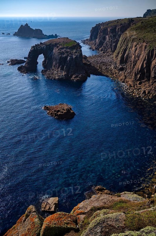 Enys Dodnan Arch, rock gate, coastline, cliffs, coast, rock formation, sea, headland Land's End, Penzance, Penwith Peninsula, Cornwall, England, Great Britain, Great Britain