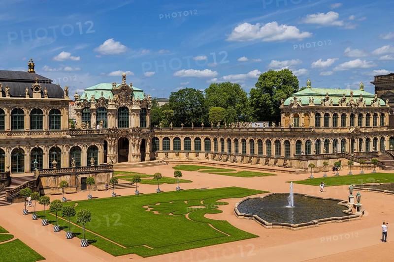 Freshly renovated and modernized — this is how Dresden's Zwingerhof has been presenting itself since 14.9.25. After a construction period of just over four and a half years, it is now open to the public again. Pleasure garden with water features, Dresden, Saxony, Germany