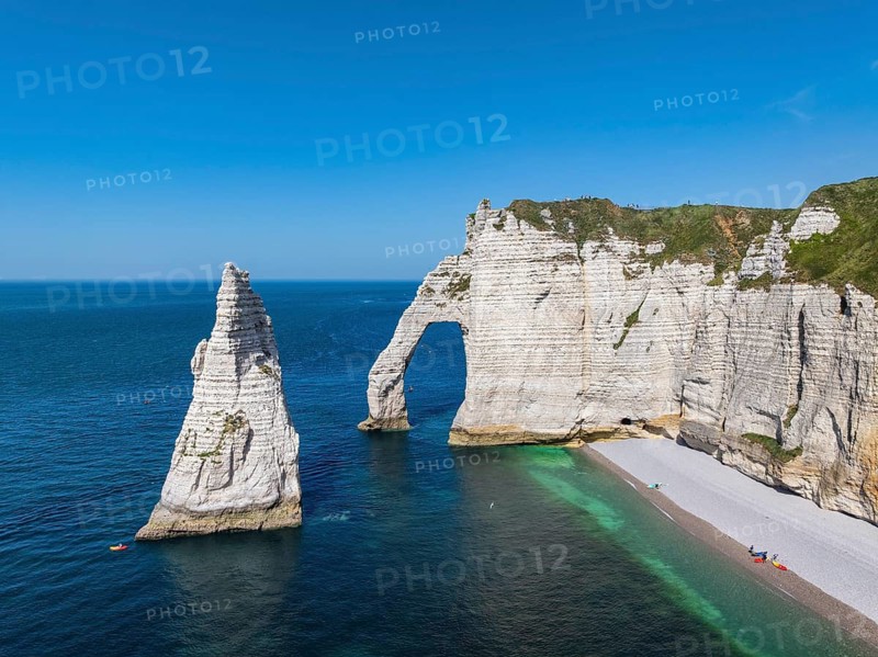 Aerial view of the Porte d'Aval rock formation, a landmark on the chalk coast with the distinctive rock gate, next to it the free-standing rock pin Aiguille d'Étretat, Étretat, Alabaster Coast, La Côte d'Albâtre, Chalk Cliffs, English Channel, Seine-Maritime, Normandy, France