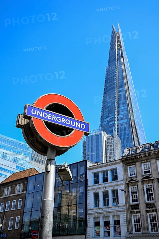Underground sign at London Bridge Station, subway, London, England, Great Britain, Great Britain