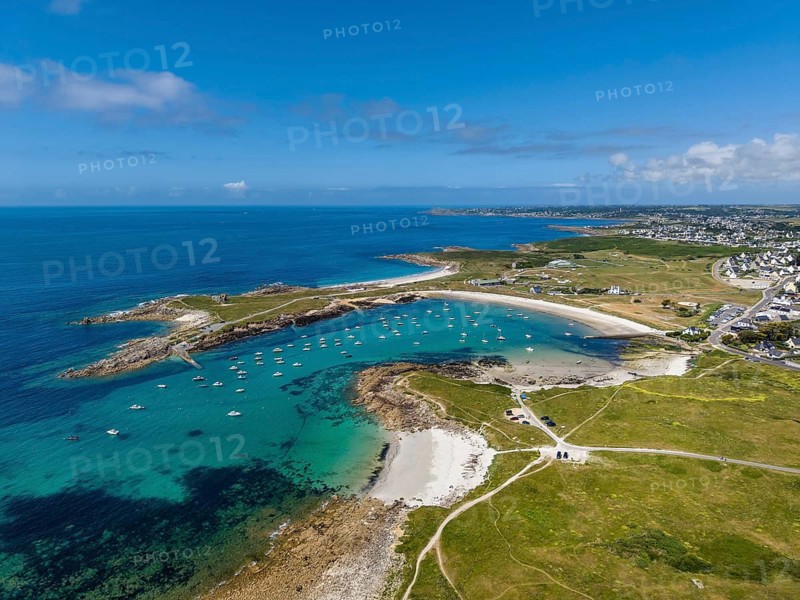 Aerial view of the sandy beaches Plage de Porspaul, center, Plage Porsguen left and Plage de Porsman right, Commune Lampaul-Plouarzel on the Breton coast, Finistère department, Brittany, France
