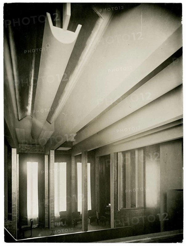 Berlin, Villa Goldstein, Charlottenburg, Arysallee 2, Sensburger Alle 17, architect, Arthur Korn, Jewish, new building, ceiling sculpture, Rudolf Belling, light architecture, black and white photo of a modern interior with eye-catching lighting, around 1928
