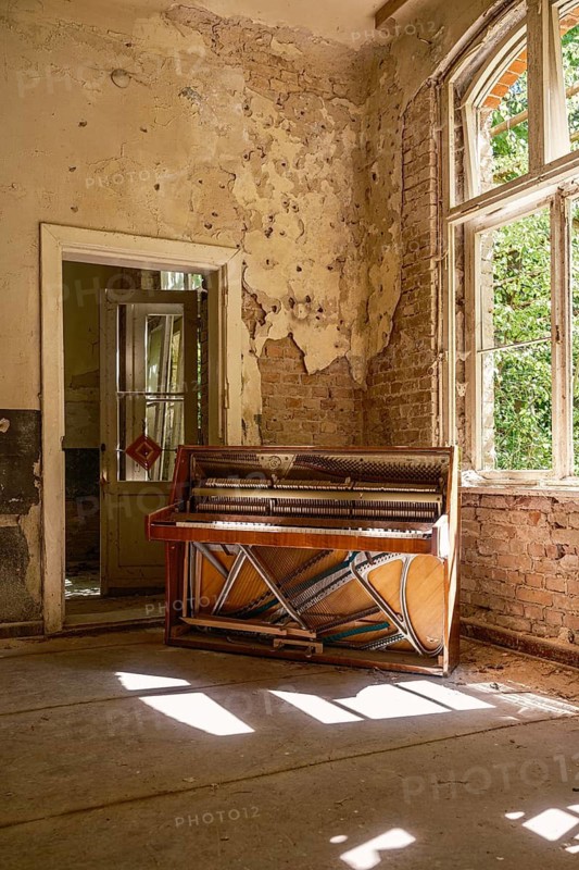 An old piano in the former Grabowsee health resort, Lost Place, Oberhavel, Brandenburg, Germany
