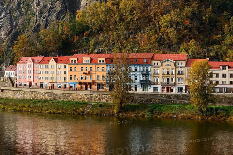 Houses on the Elbe in autumn, Decin or Tetschen, Ustecky kraj, Czech Republic