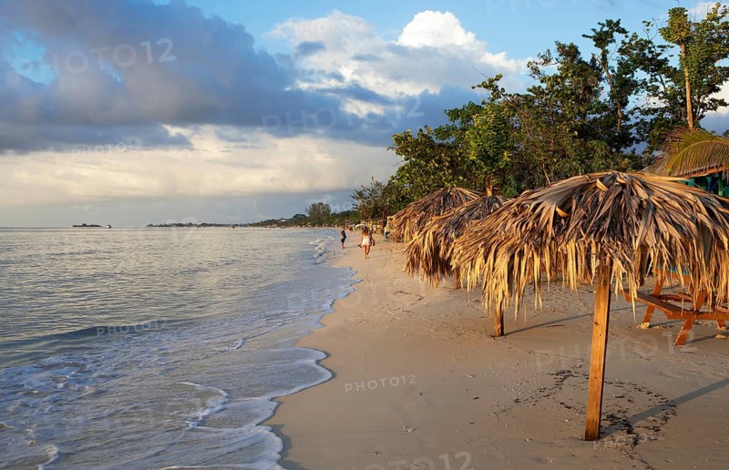 Seven Mile Beach or Caribbean Sea beach at sunset, Long Bay, Negril, Westmoreland Parish, Jamaica, West Indies, Caribbean, Central America