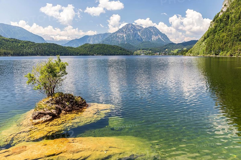 Lake Altaussee, Hohe Dachstein and Sarstein in the background, Altaussee, Styria, Austria